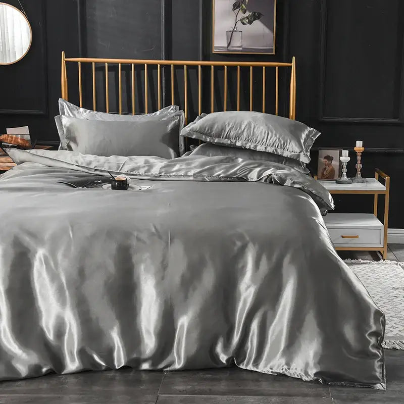 Luxurious purple satin silk bedding set for bedroom comfort