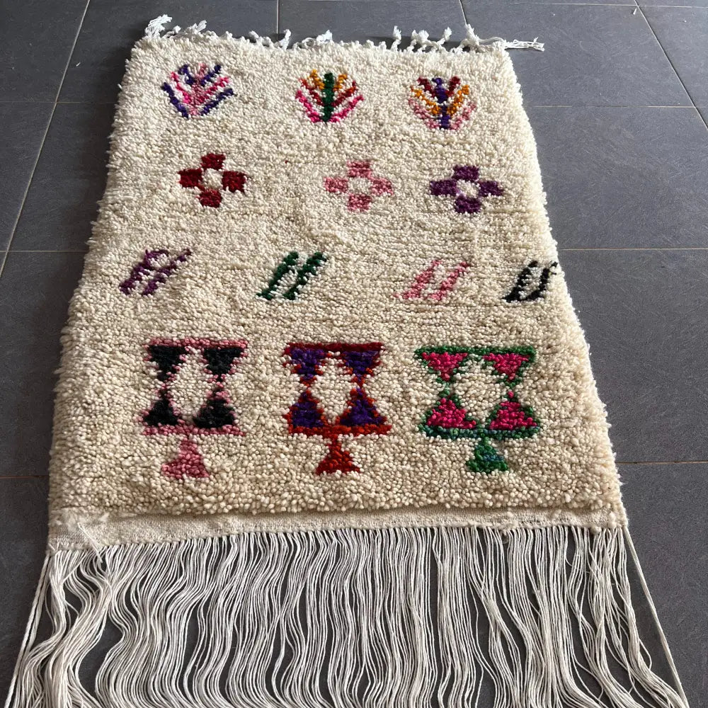 Handmade beni ouarain moroccan wool rug for bedroom or living room