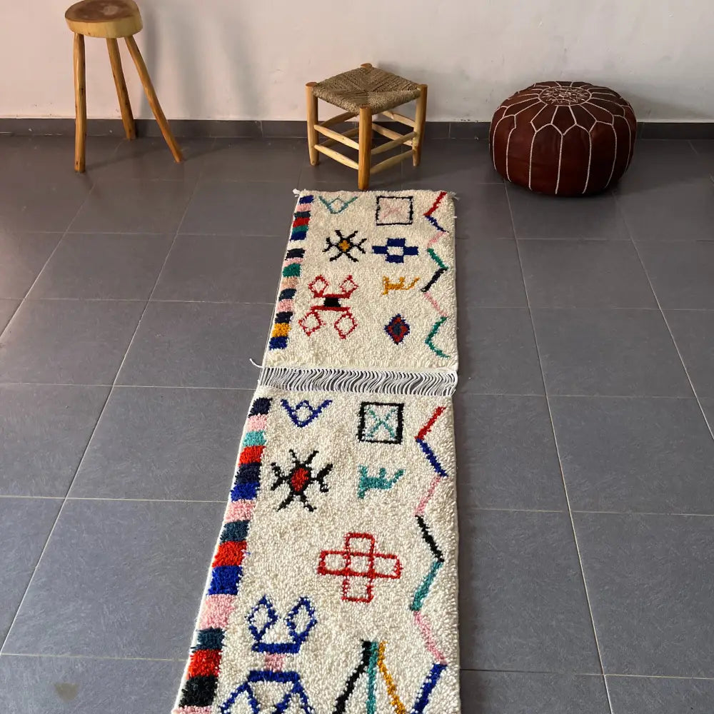 Beige geometric moroccan handmade beni ouarain rug bedroom decor
