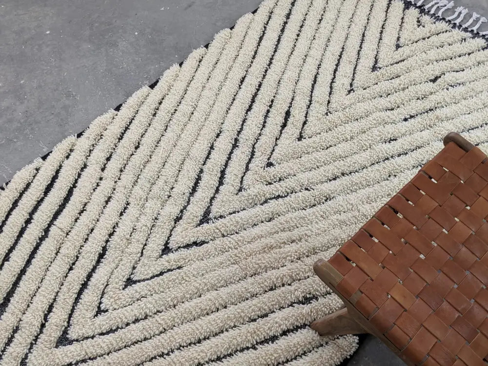 Handmade beni ouarain rug cream & black zigzag bedroom carpet