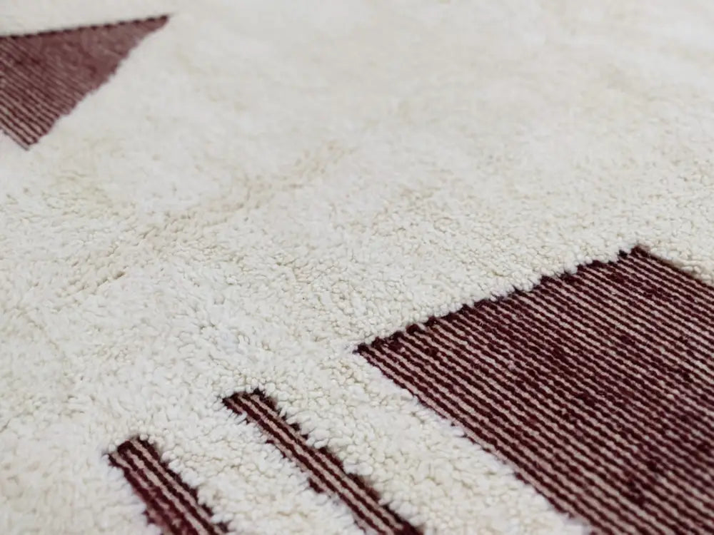Handmade beige & rust beni ouarain rug bedroom moroccan decor