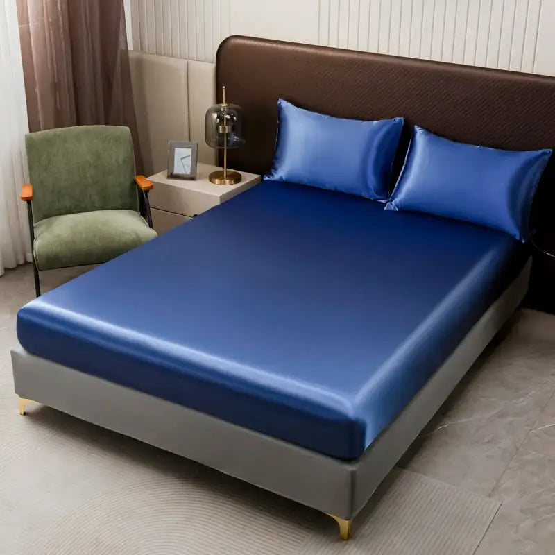 Opulent cream satin bedding set with fitted sheet for bedroom