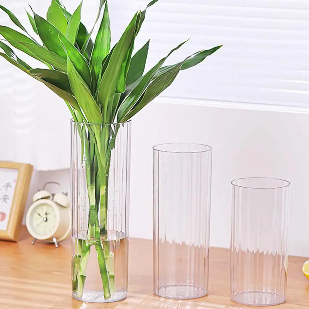 Ribbed shatterproof clear acrylic flower vase for dining room