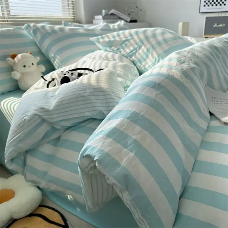 Striped cream & beige quilted quilt set with bed sheet bedroom