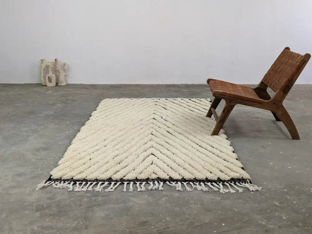 Traditional beni ouarain cream & black wool rug living room