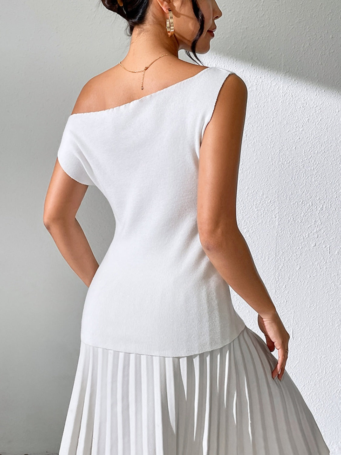 Single Shoulder Drop Sleeve Knit T-shirt