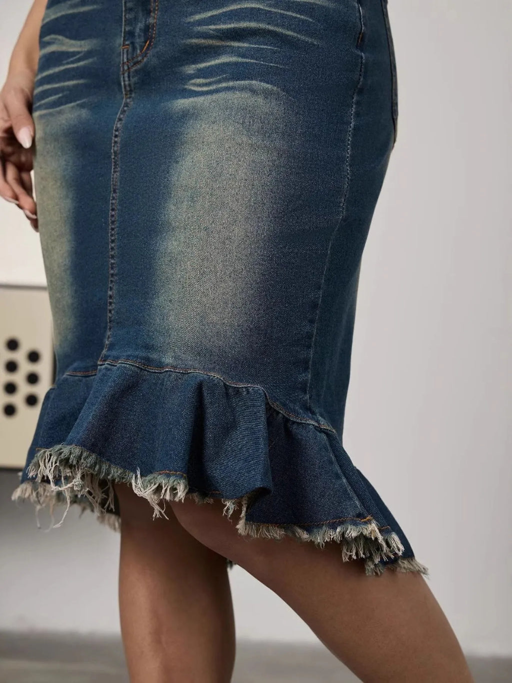 Women's Raw Hem Mermaid Denim Skirt