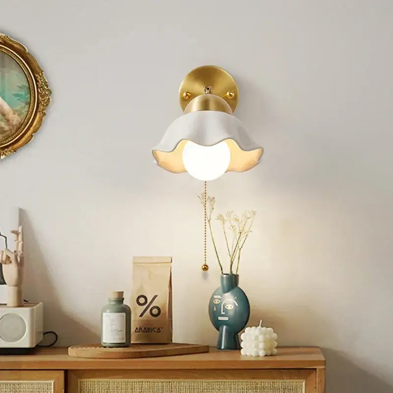 Gold ruffled glass wall light fixture bedroom pull chain lamp