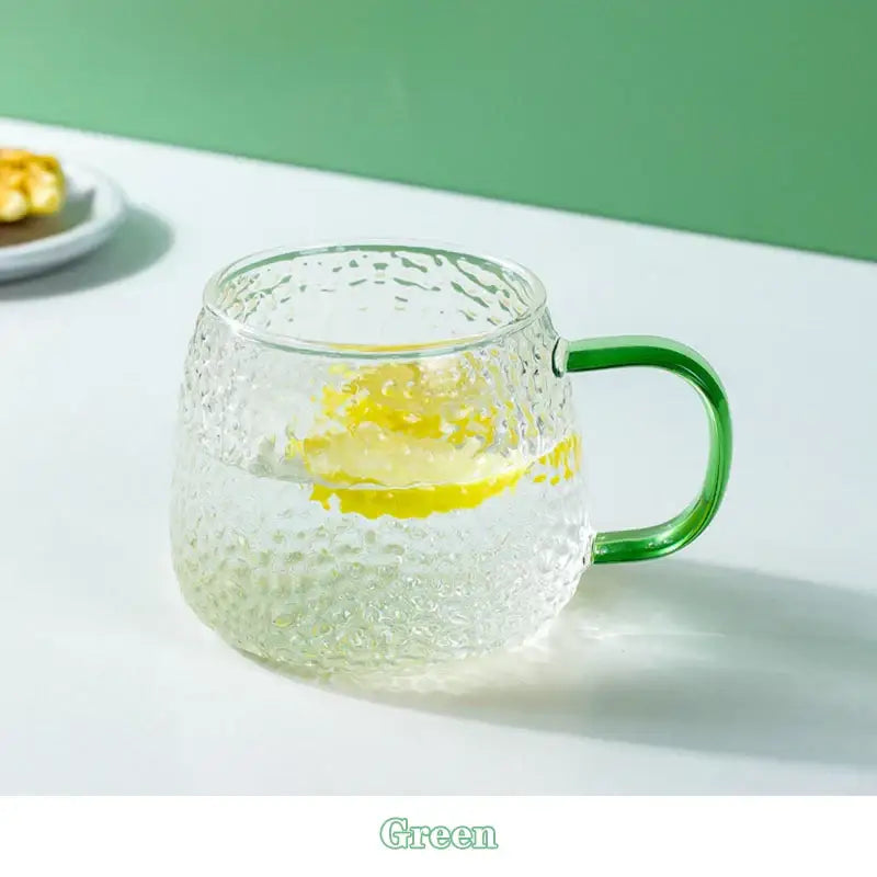 Hammer pattern glass mug with colorful handle – kitchen glassware