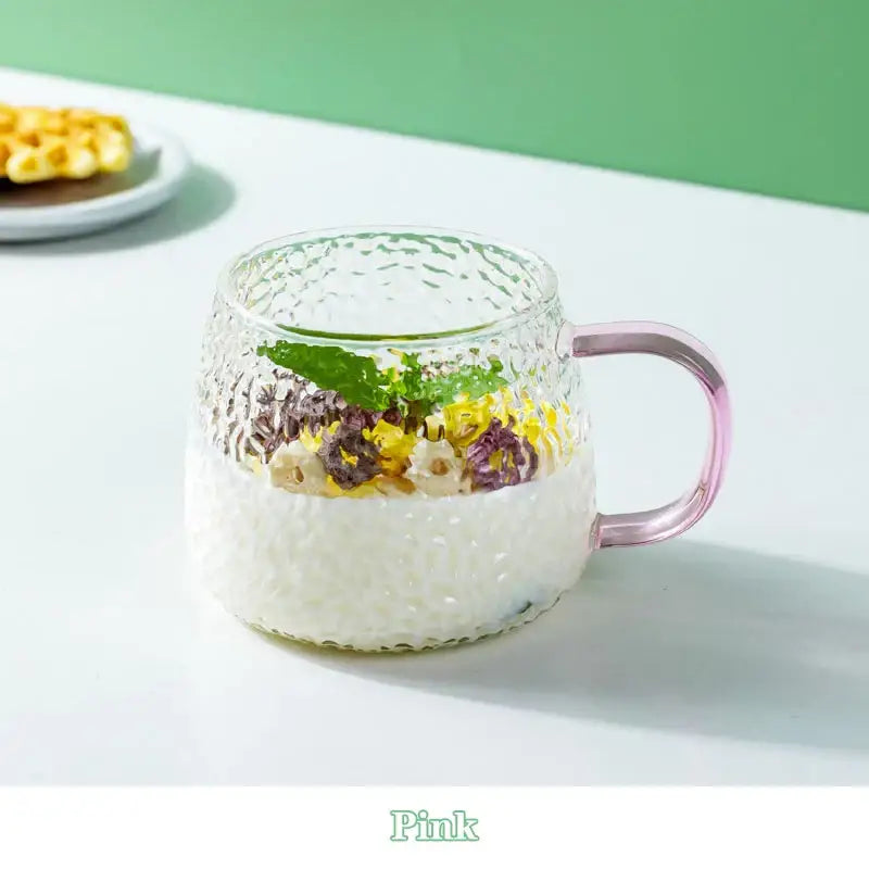 Hammer pattern glass mug with colorful handle – kitchen glassware