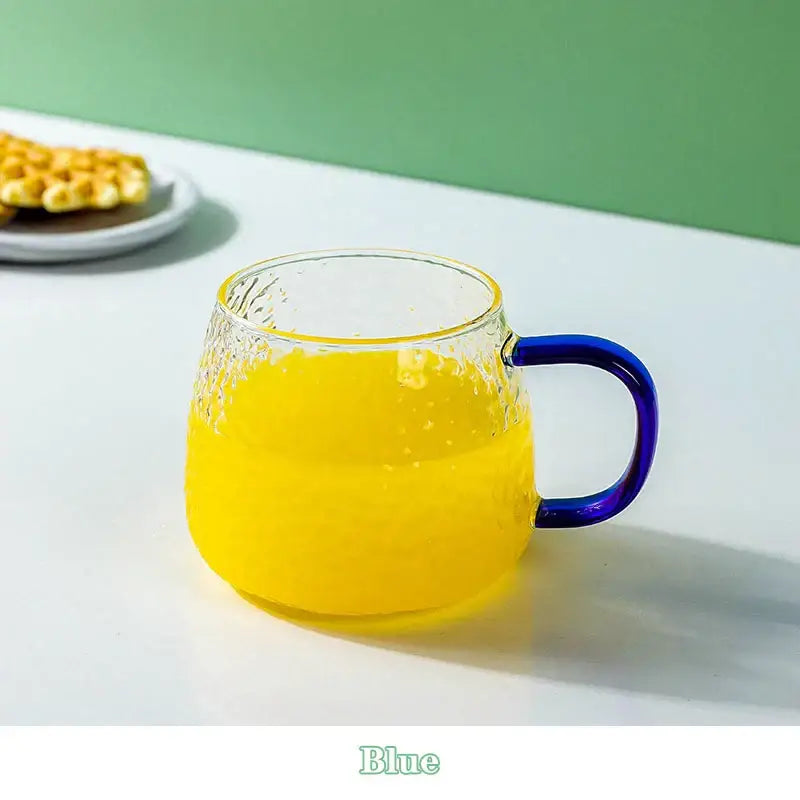 Hammer pattern glass mug with colorful handle – kitchen glassware