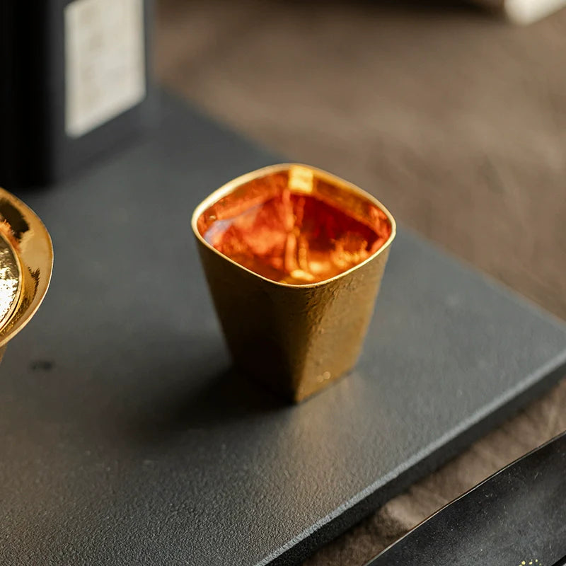 Japanese Luxury Hand-shaped Gilding 「打ち目模様」 Tea Cup