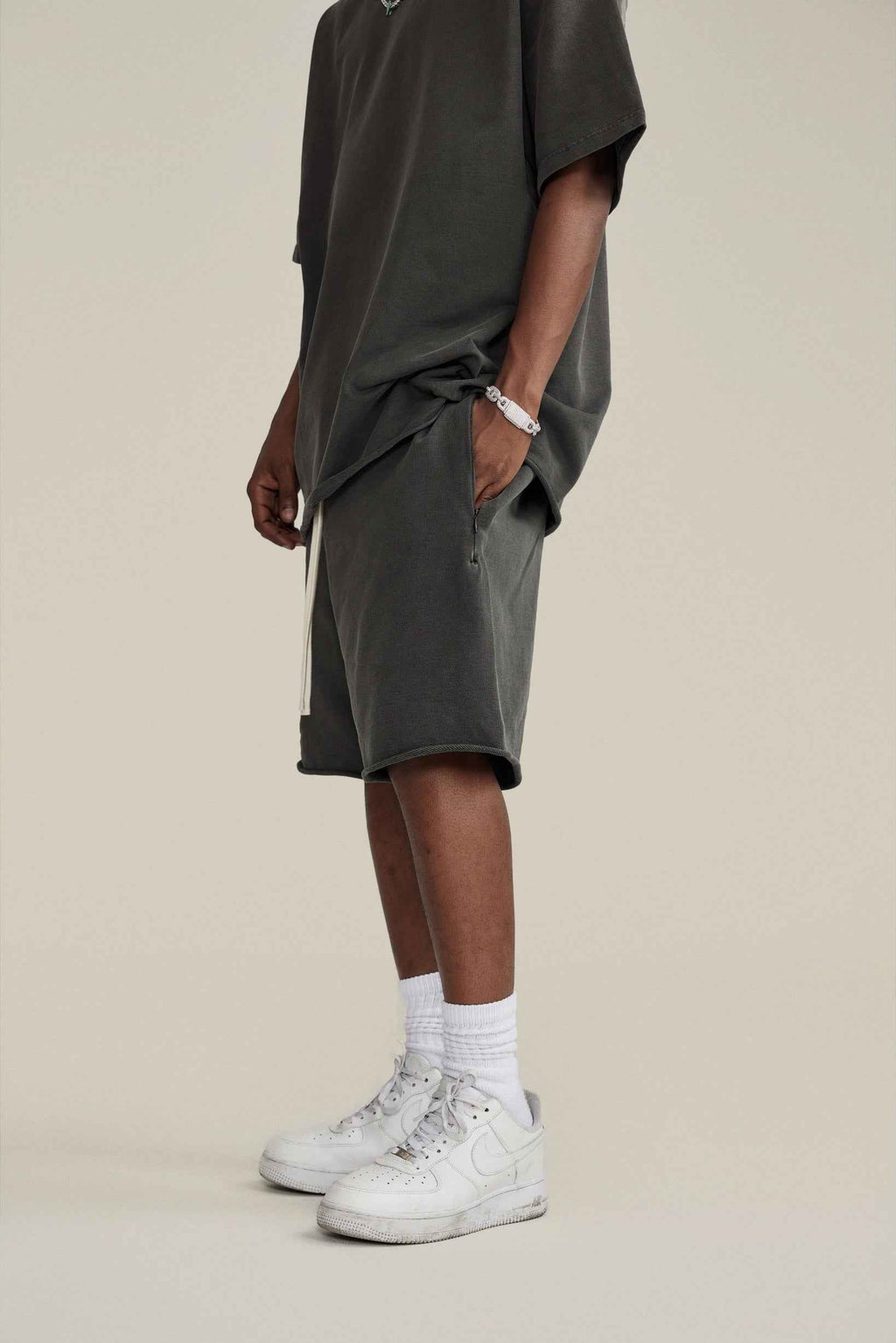 410GSM Men's Distressed Vintage-Wash Raw-Hem Shorts