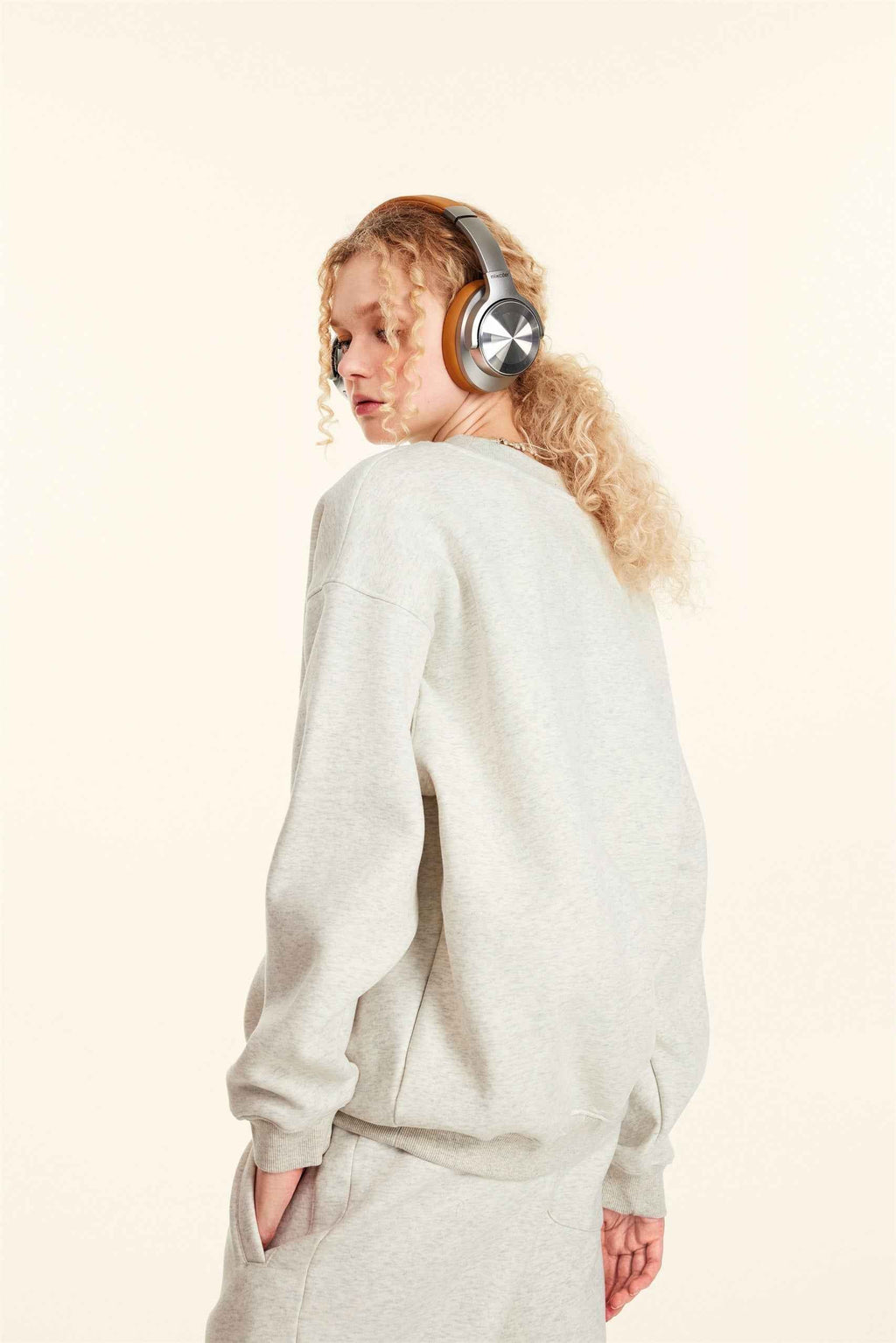 345GSM Women’s Solid-Color Crew Neck  Relaxed Fit Sweatshirt
