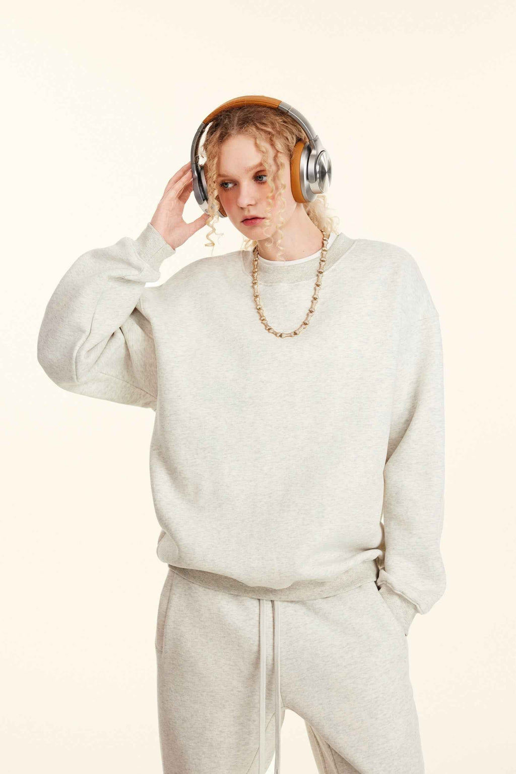 345GSM Women’s Solid-Color Crew Neck  Relaxed Fit Sweatshirt