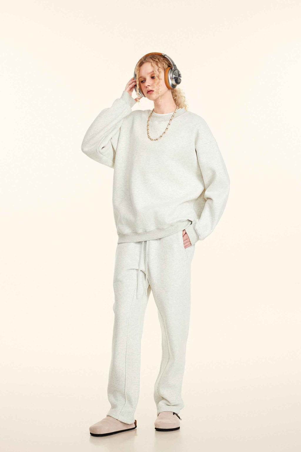 345GSM Women’s Solid-Color Crew Neck  Relaxed Fit Sweatshirt