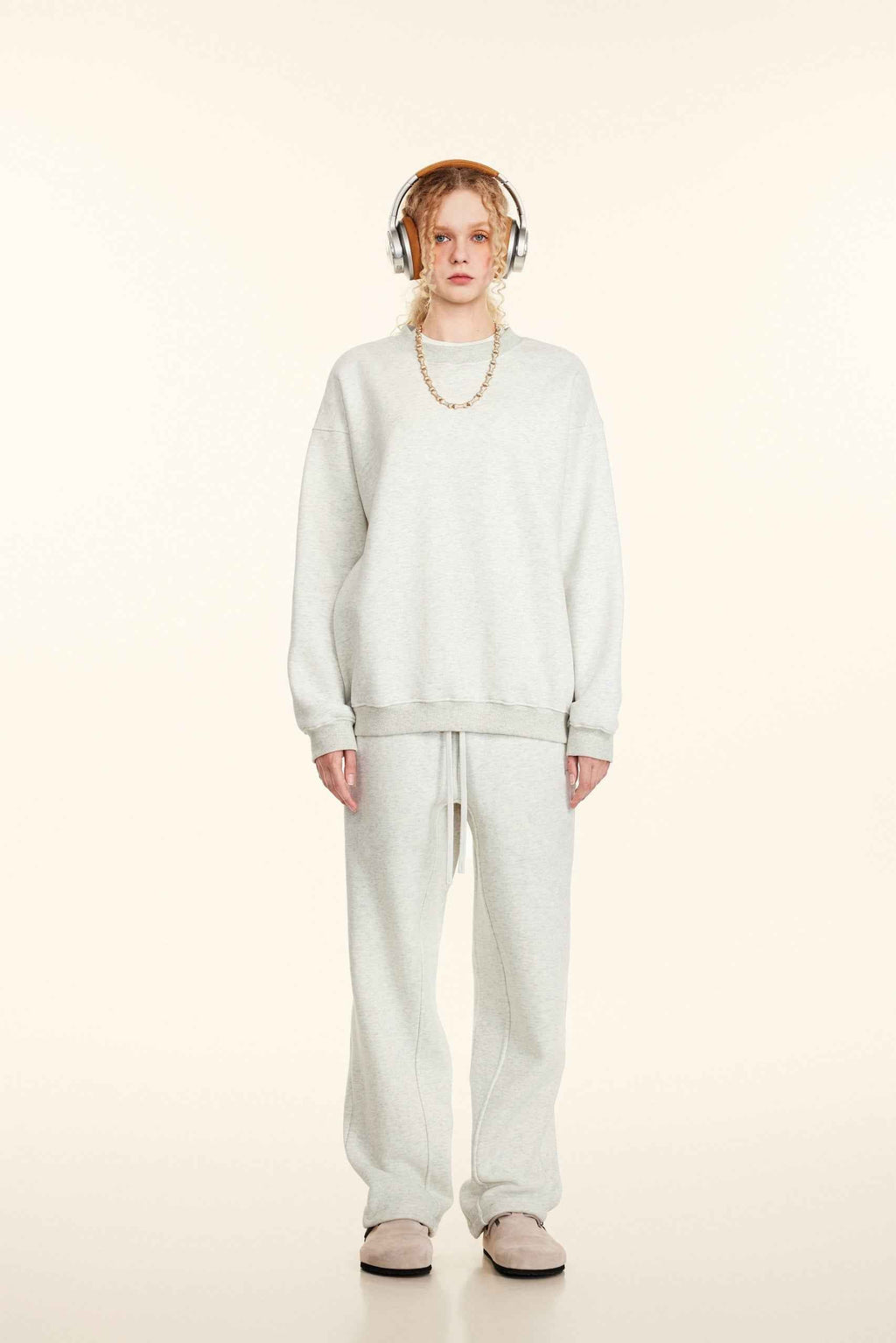 345GSM Women’s Solid-Color Crew Neck  Relaxed Fit Sweatshirt