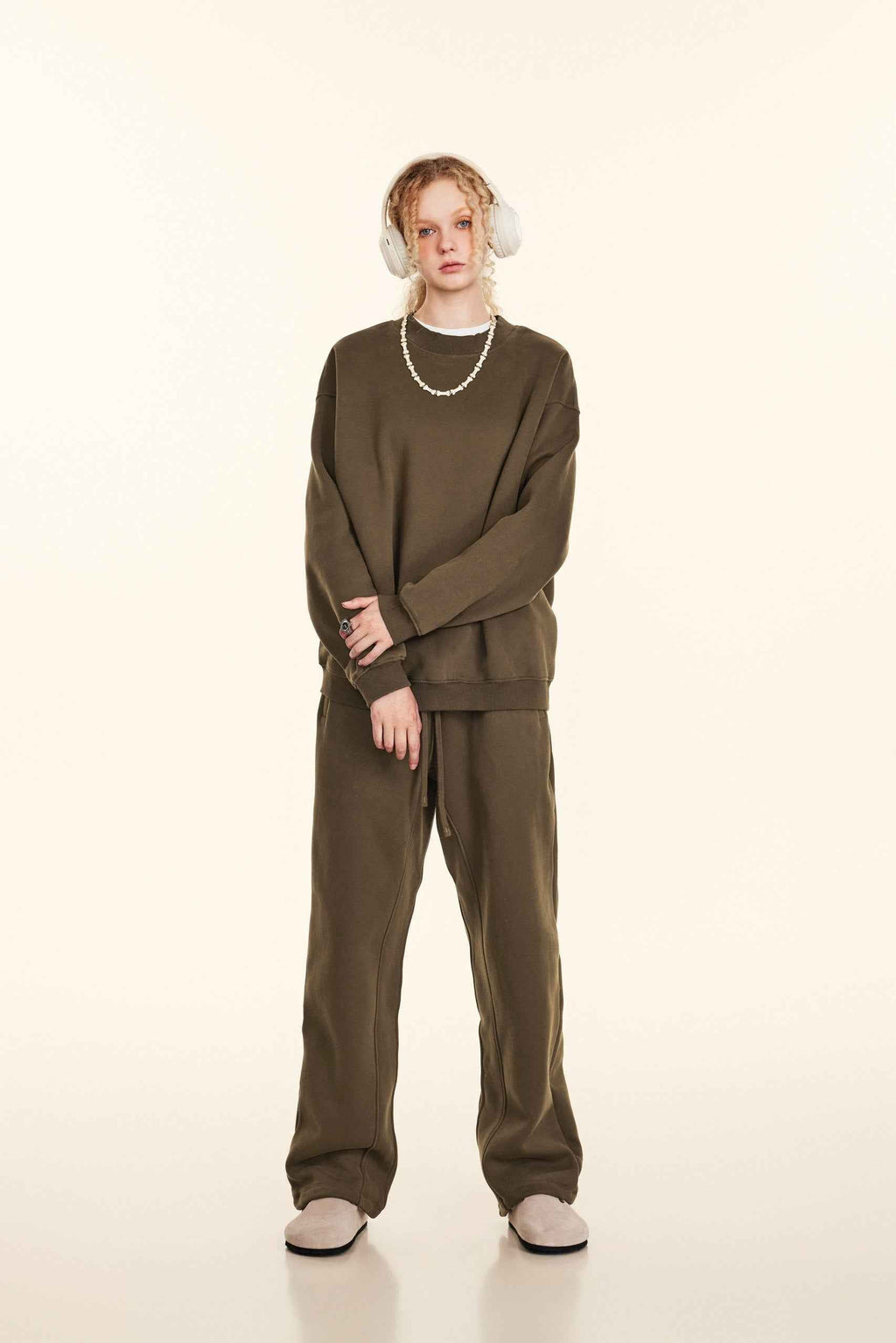 345GSM Women’s Solid-Color Crew Neck  Relaxed Fit Sweatshirt