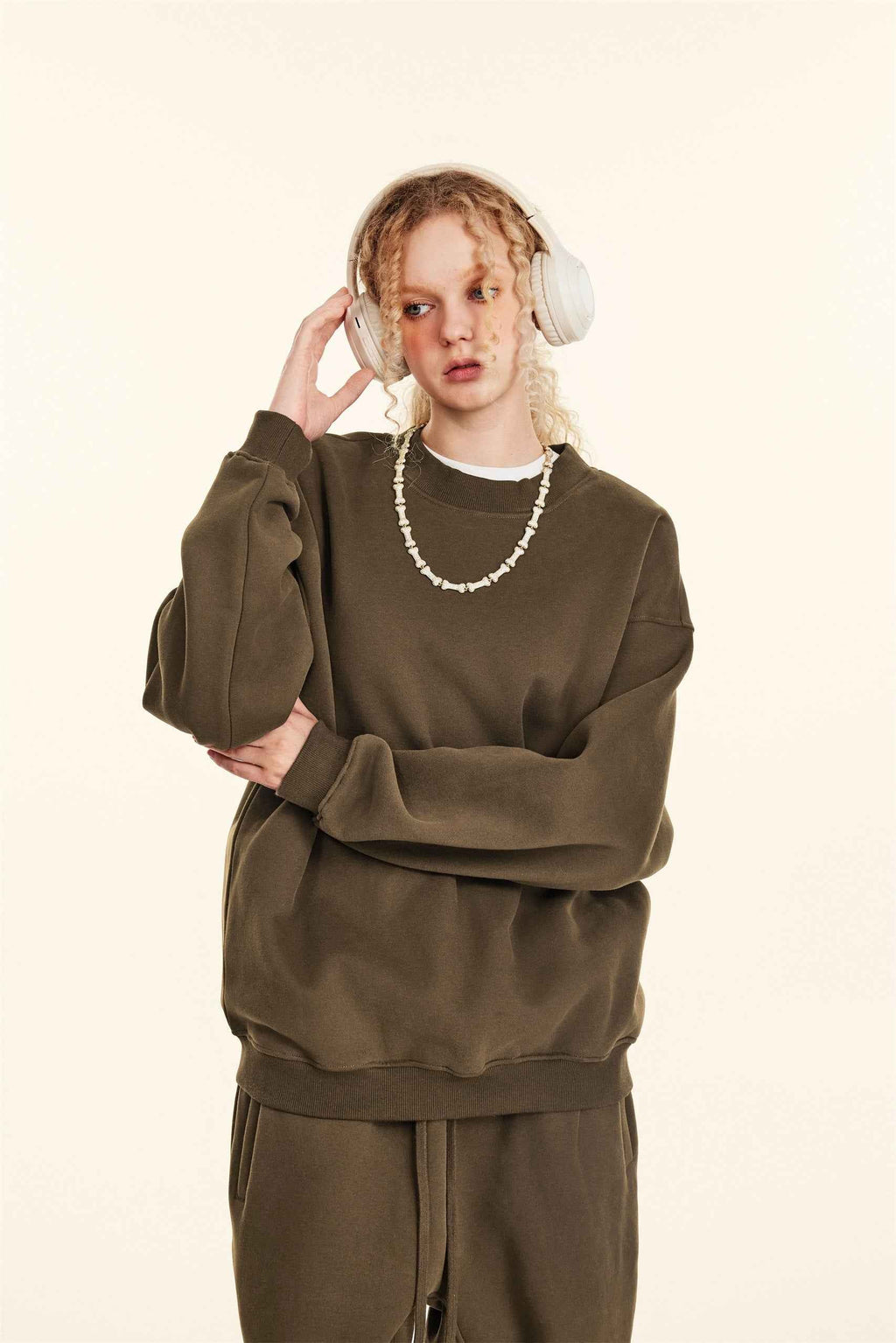 345GSM Women’s Solid-Color Crew Neck  Relaxed Fit Sweatshirt