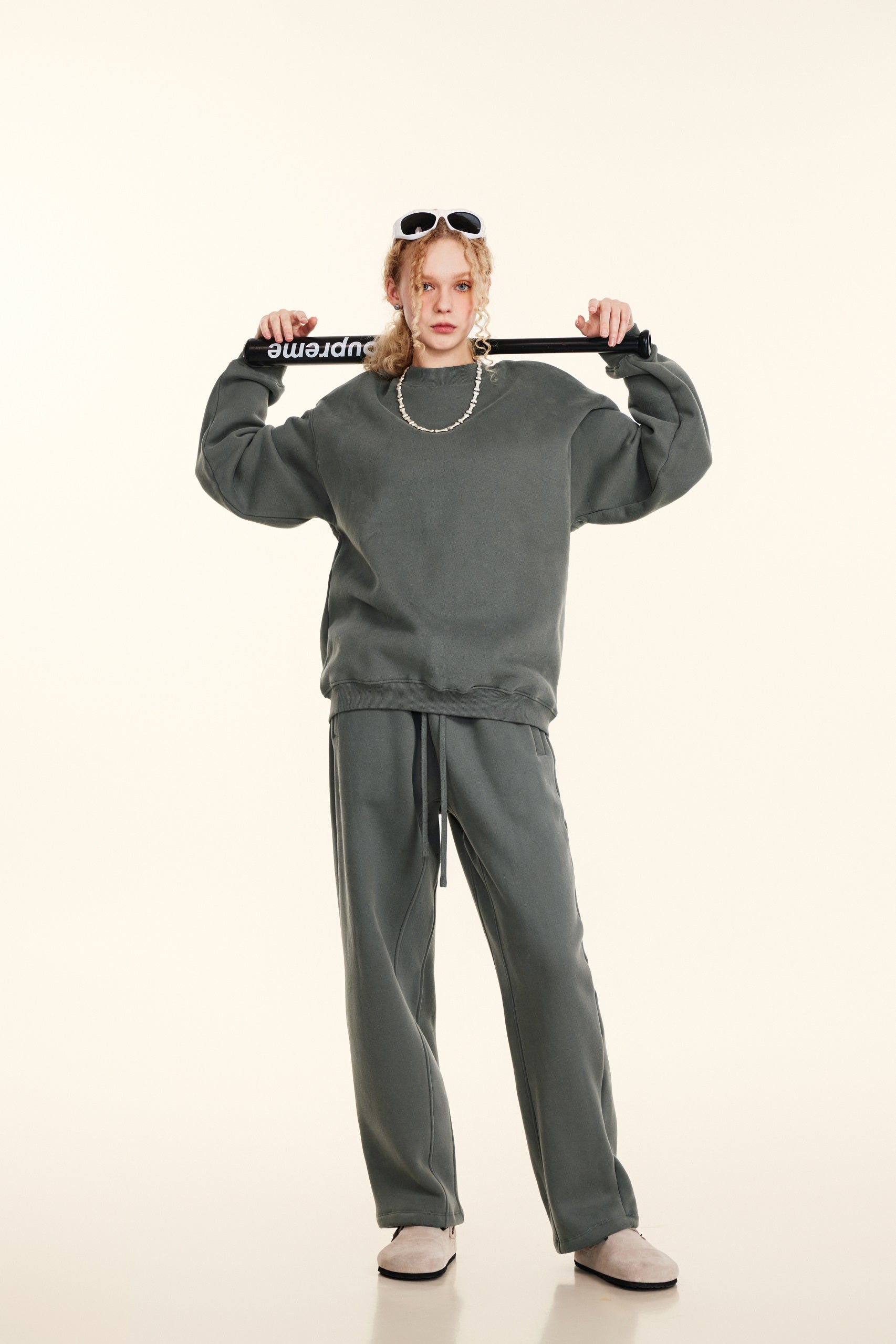 345GSM Women’s Solid-Color Crew Neck  Relaxed Fit Sweatshirt