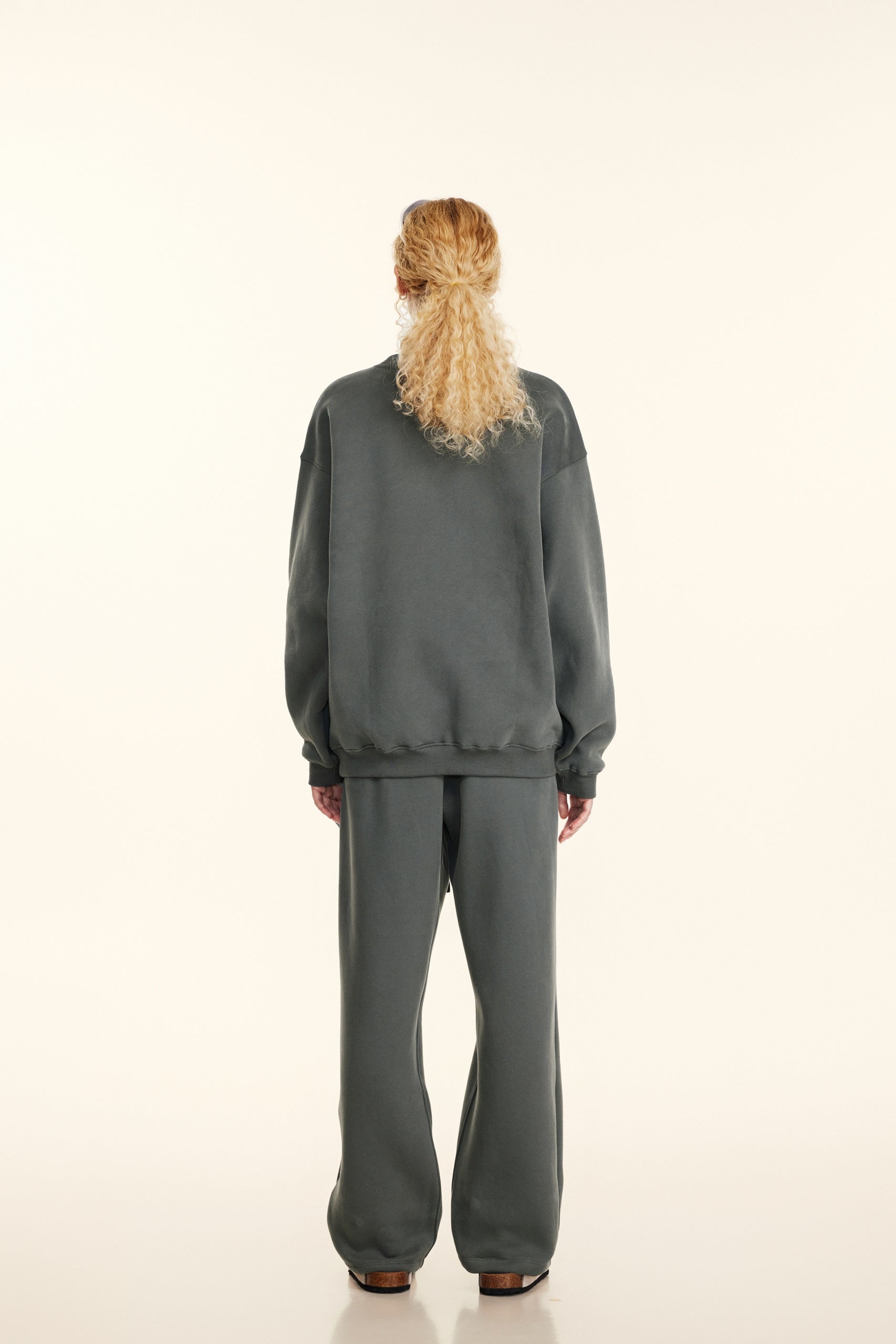 345GSM Women’s Solid-Color Crew Neck  Relaxed Fit Sweatshirt