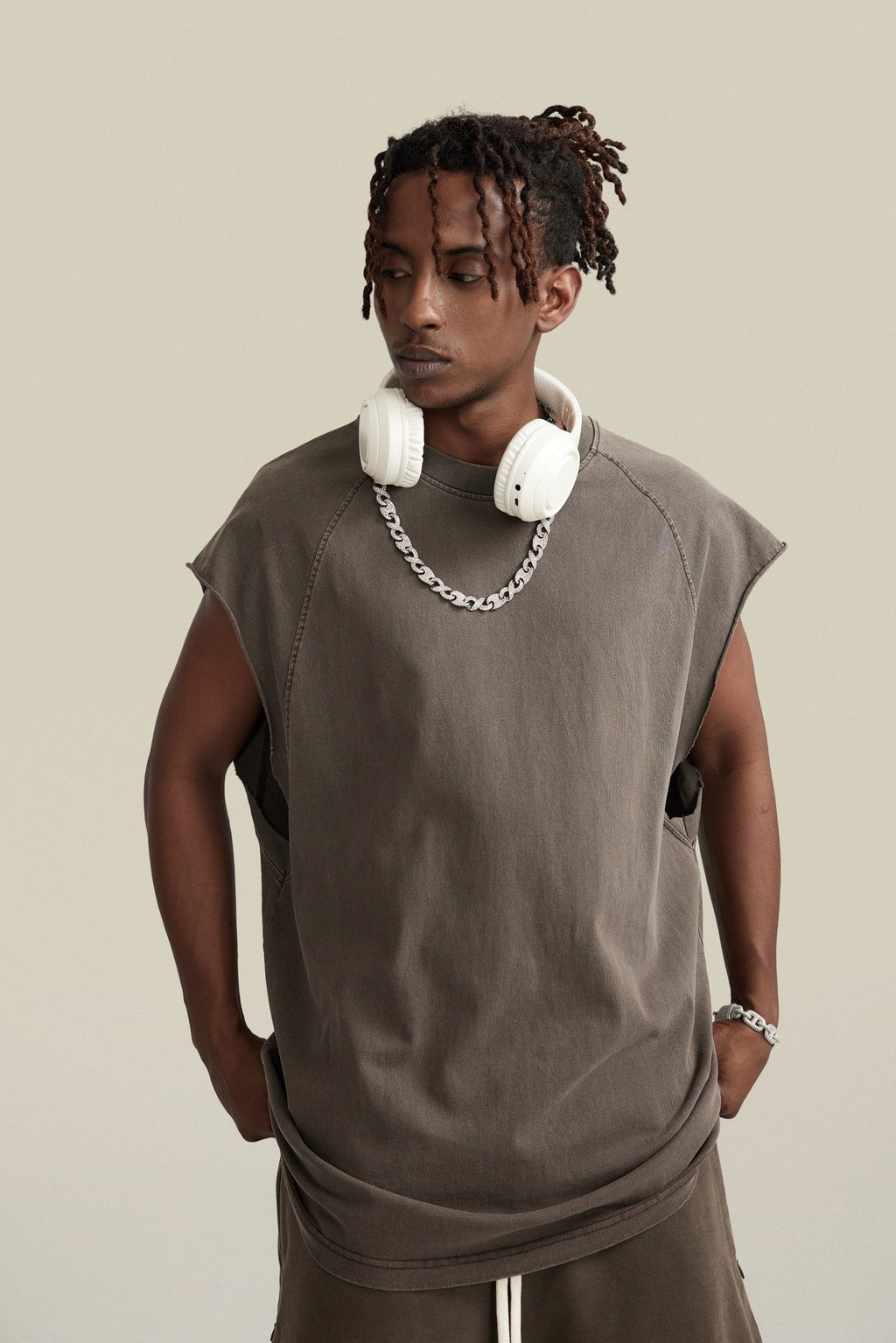 285GSM Men‘s Raglan-Style Snow-Wash Muscle Tee