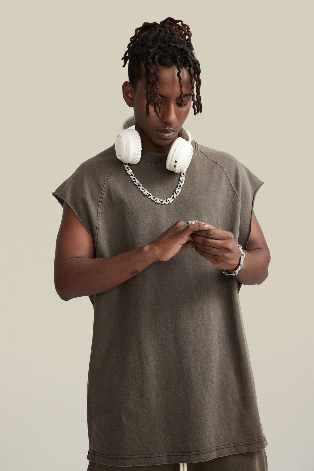 285GSM Men‘s Raglan-Style Snow-Wash Muscle Tee