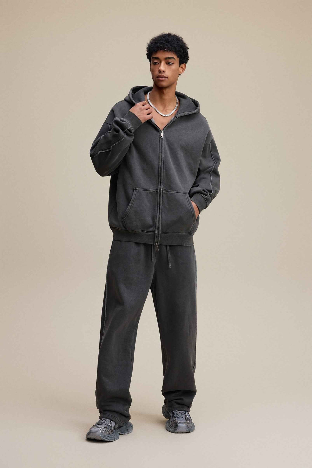 400GSM Men’s Raw-Edge Pigment-Wash Straight-Leg Pants
