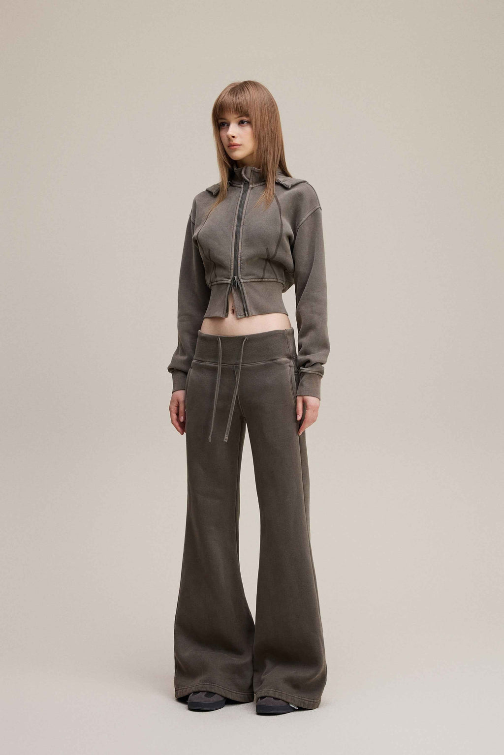 400GSM Women’s Outdoor Slim-Fit Pigment-Wash Sweatshirt