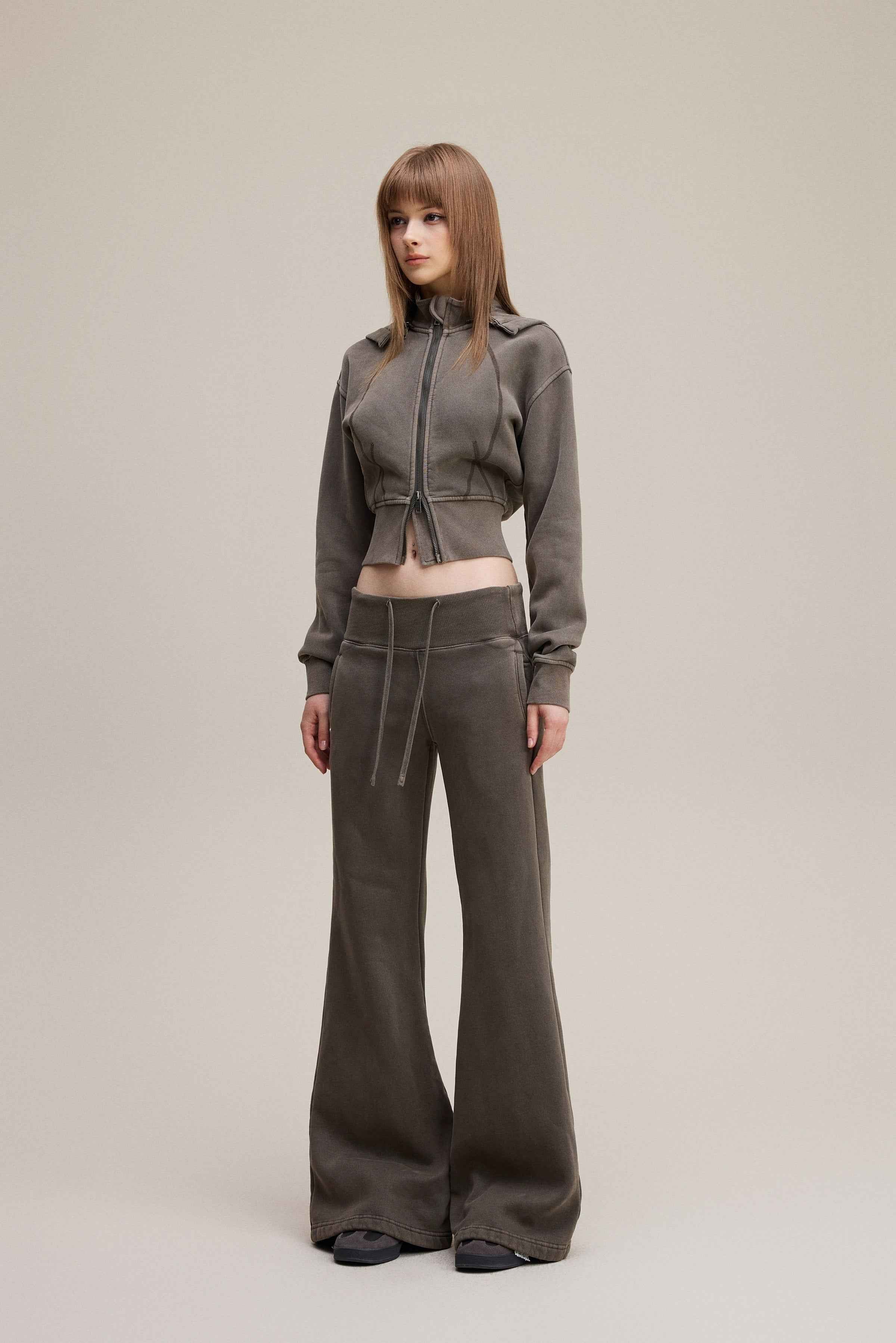 400GSM Women’s Outdoor Slim-Fit Pigment-Wash Sweatshirt
