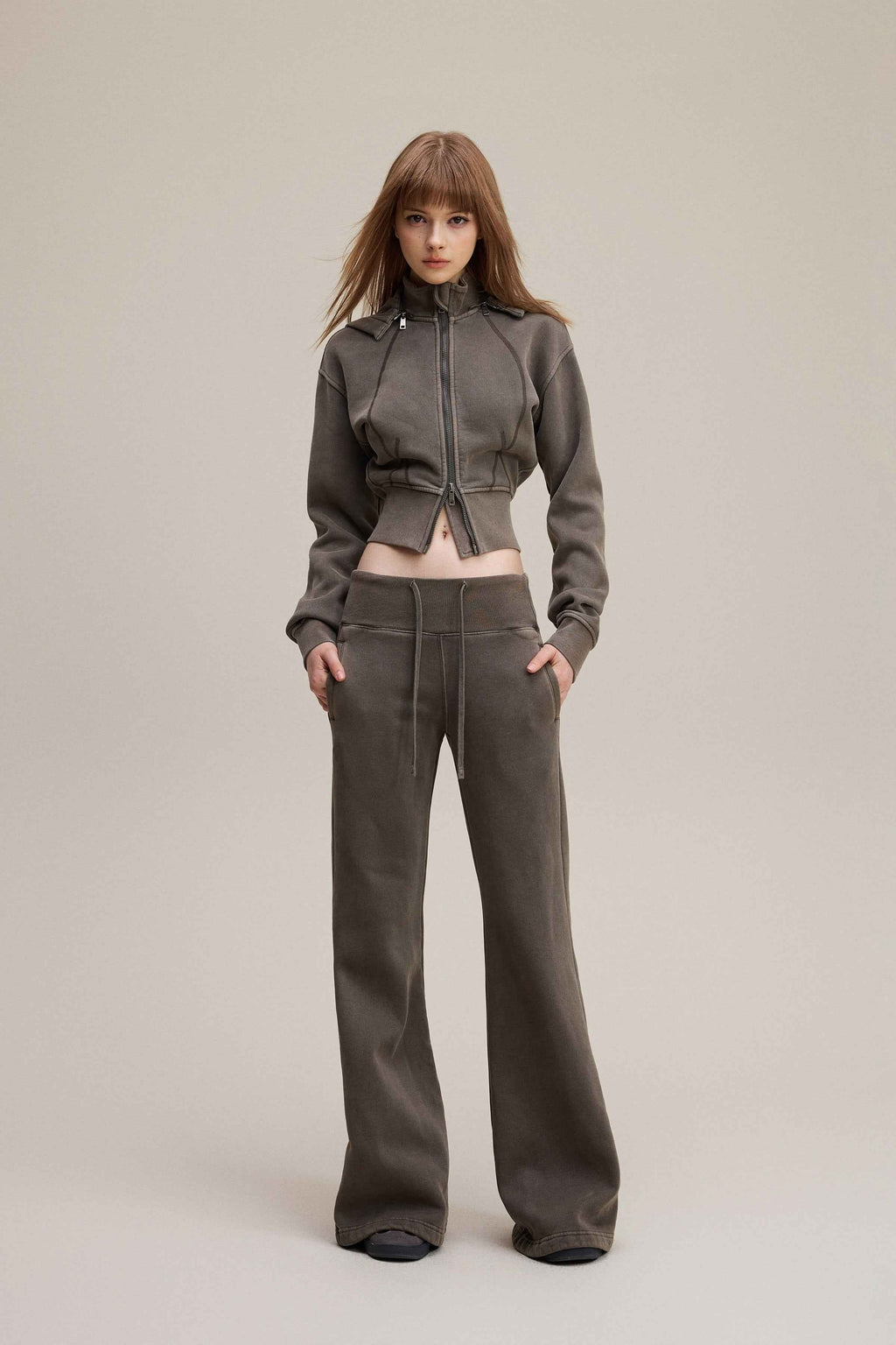 400GSM Women’s Outdoor Slim-Fit Pigment-Wash Sweatshirt