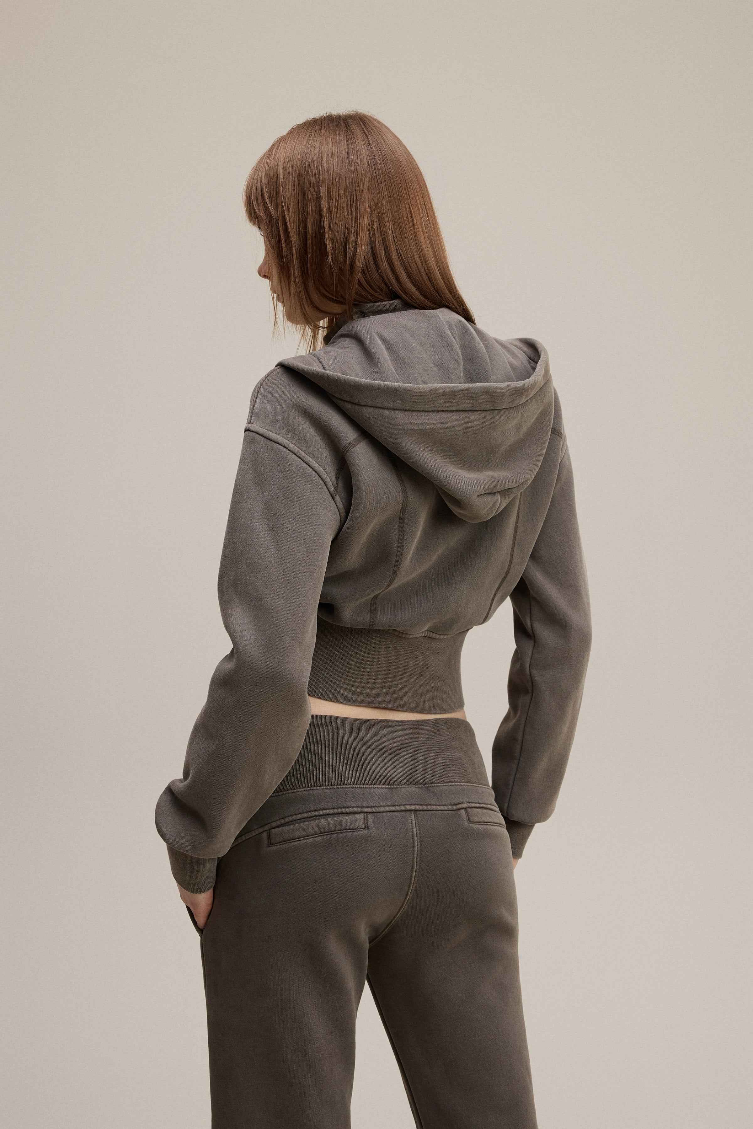 400GSM Women’s Outdoor Slim-Fit Pigment-Wash Sweatshirt