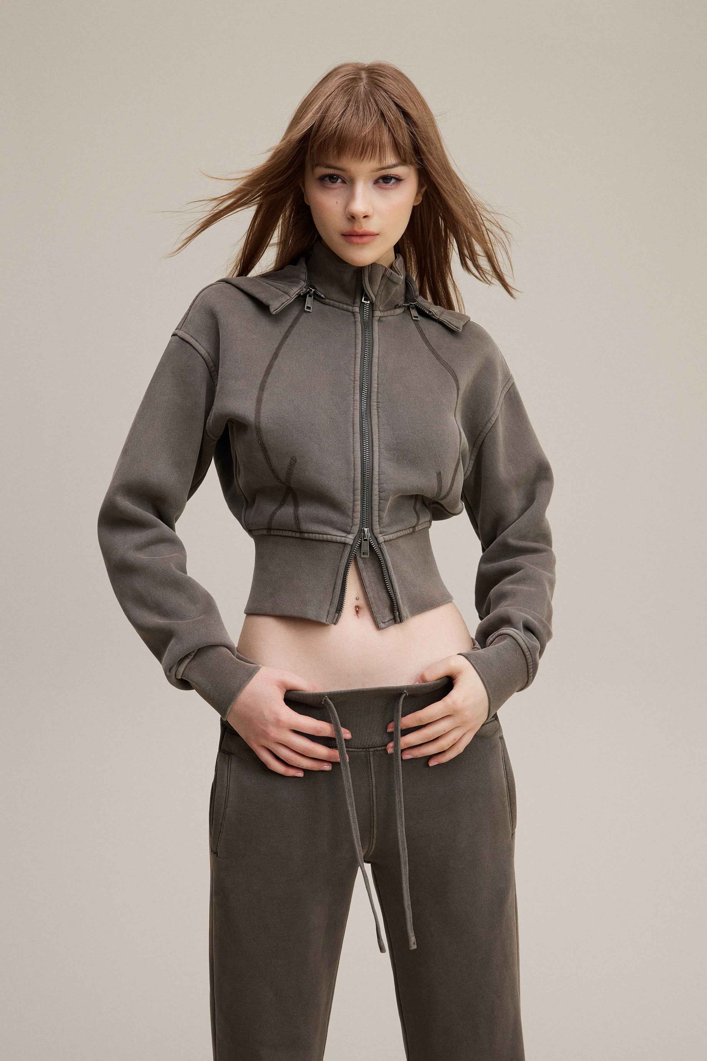 400GSM Women’s Outdoor Slim-Fit Pigment-Wash Sweatshirt