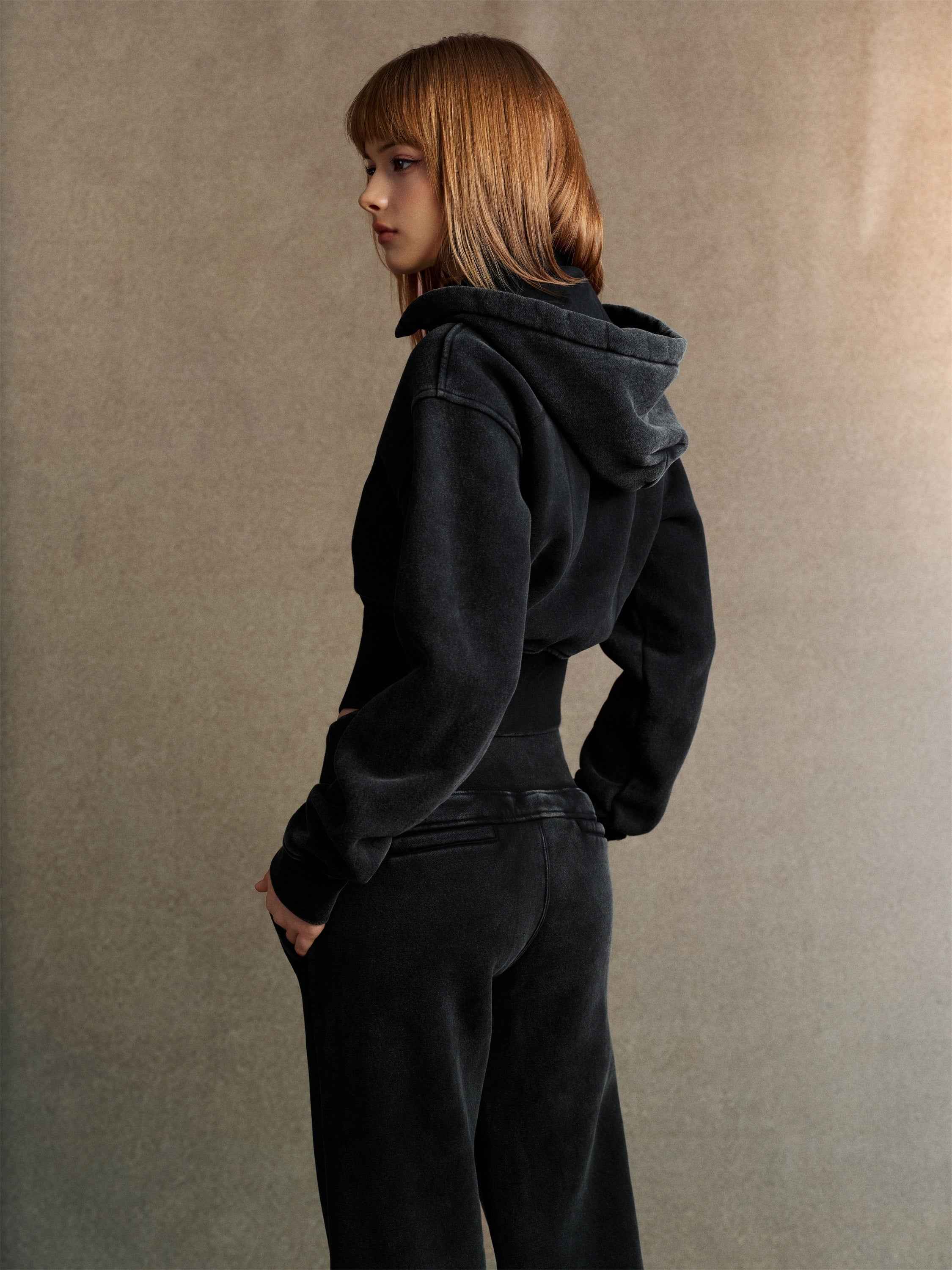 400GSM Women’s Outdoor Slim-Fit Pigment-Wash Sweatshirt