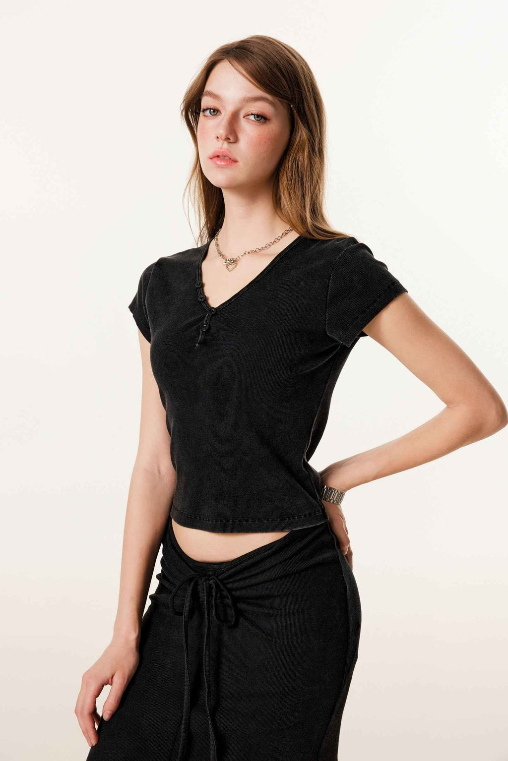 275GSM Women's V-Neck Ski-Inspired Distressed-Wash T-shirt