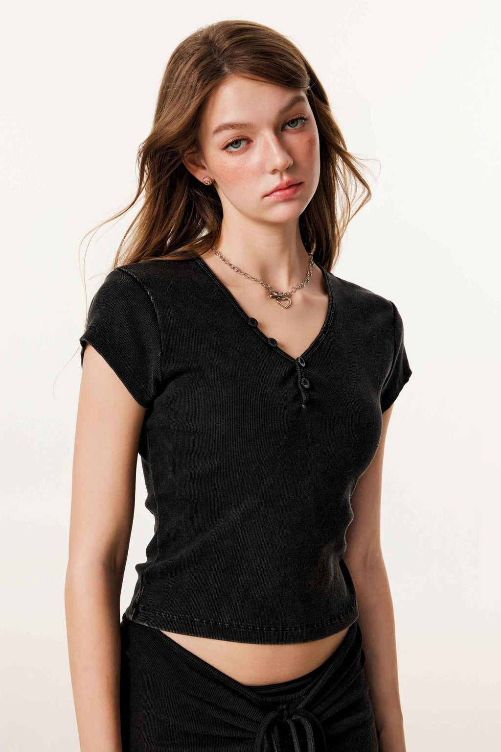 275GSM Women's V-Neck Ski-Inspired Distressed-Wash T-shirt