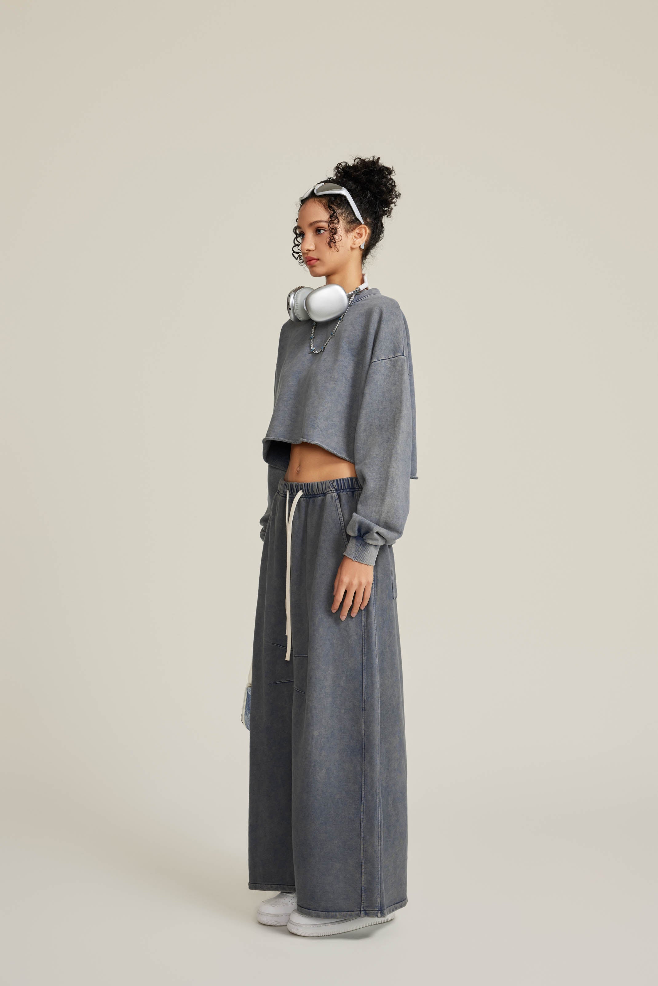 380GSM Women's Heavyweight Distressed Snow-Wash Raw-Hem Cropped Long sleeve Sweatshirt