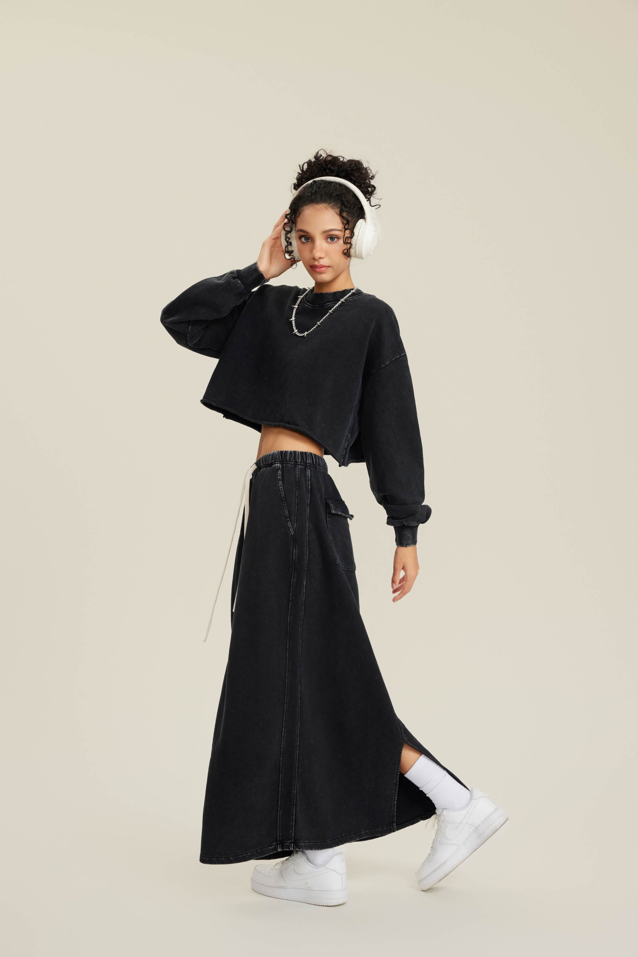 380GSM Women's Heavyweight Distressed Snow-Wash Raw-Hem Cropped Long sleeve Sweatshirt