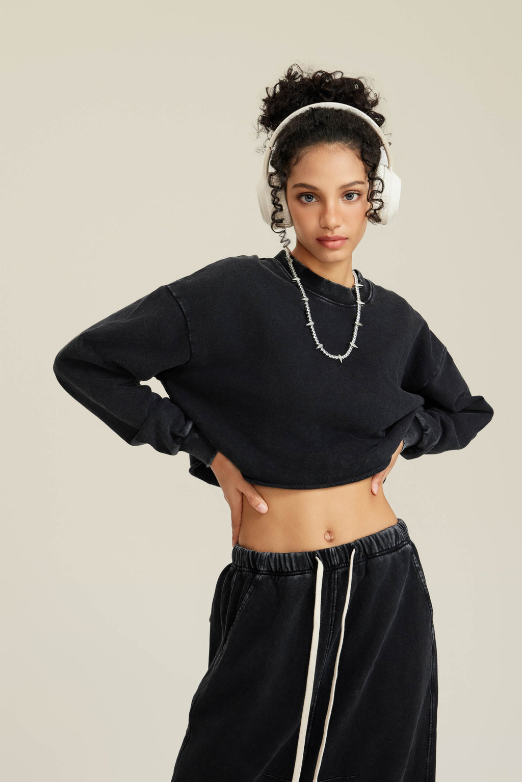 380GSM Women's Heavyweight Distressed Snow-Wash Raw-Hem Cropped Long sleeve Sweatshirt