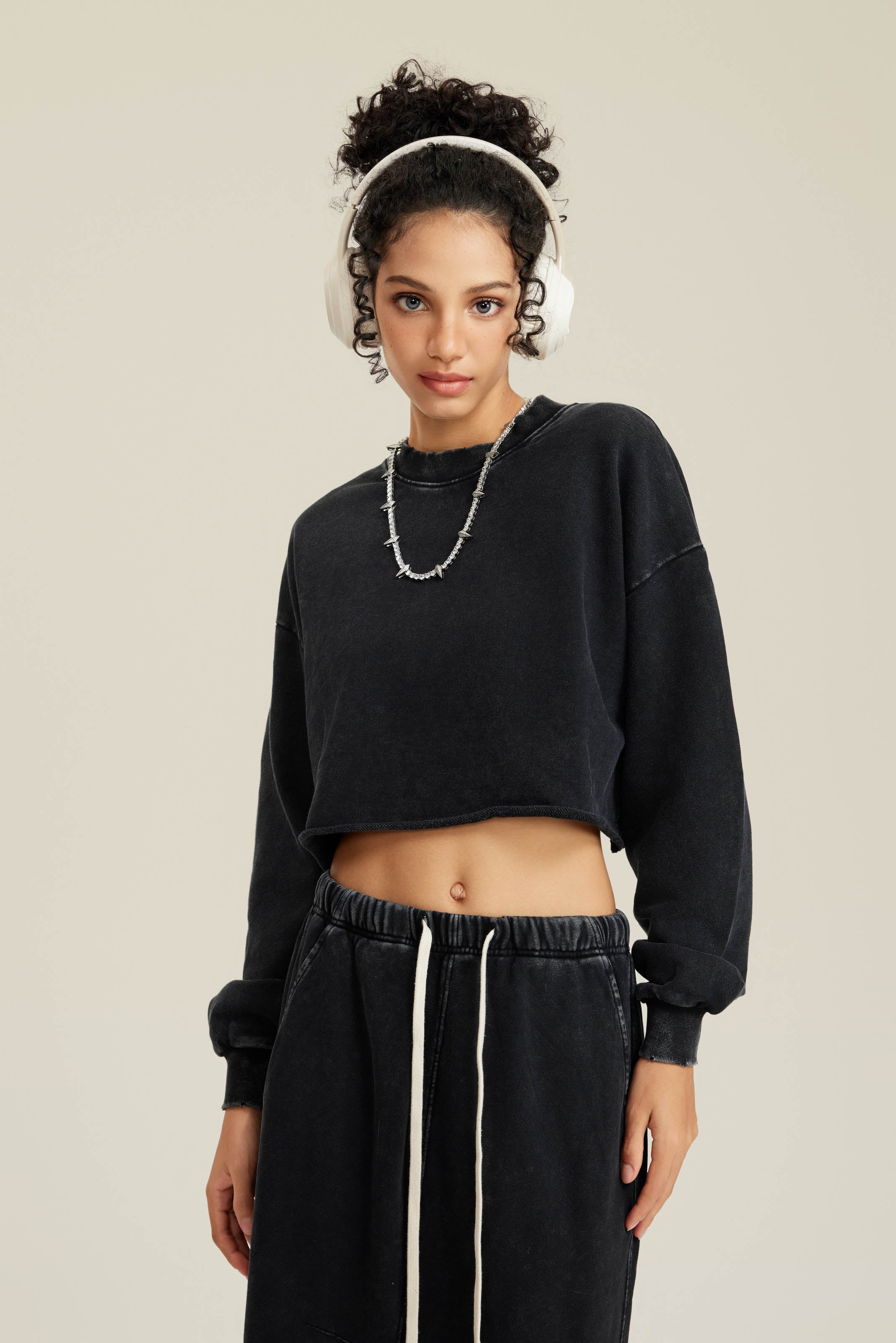 380GSM Women's Heavyweight Distressed Snow-Wash Raw-Hem Cropped Long sleeve Sweatshirt