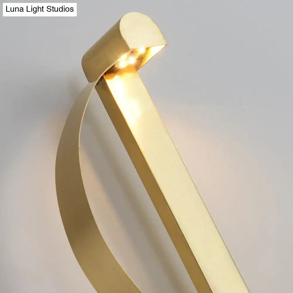 Minimalist brass curve led wall mount light for living room