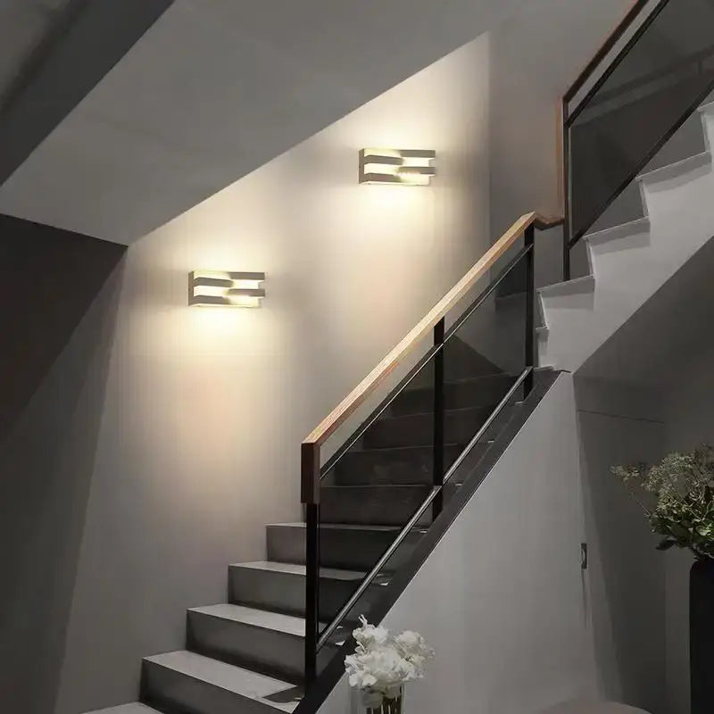 Modern black angular metal ip65 outdoor wall lamp for villa porch