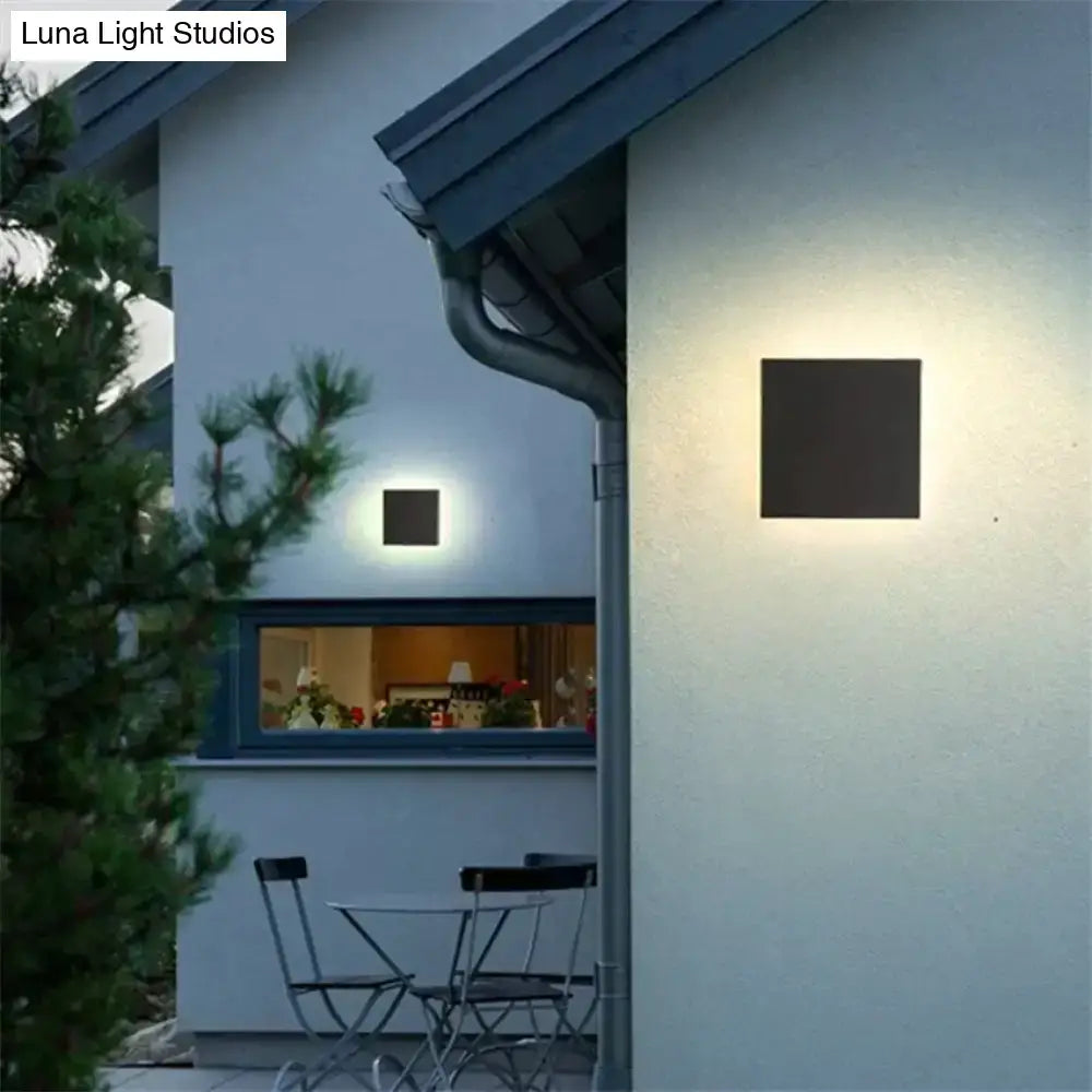 Modern black circular waterproof wall lamp bedroom three disc set