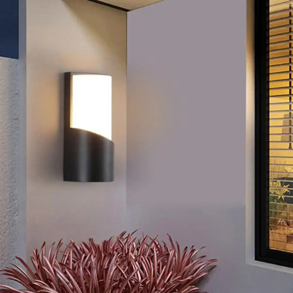 Modern black curved outdoor wall sconce – patio led light