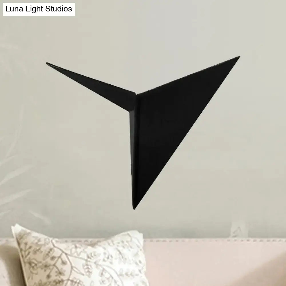Modern black & white triangle sheet wall lamp bedroom sconce light