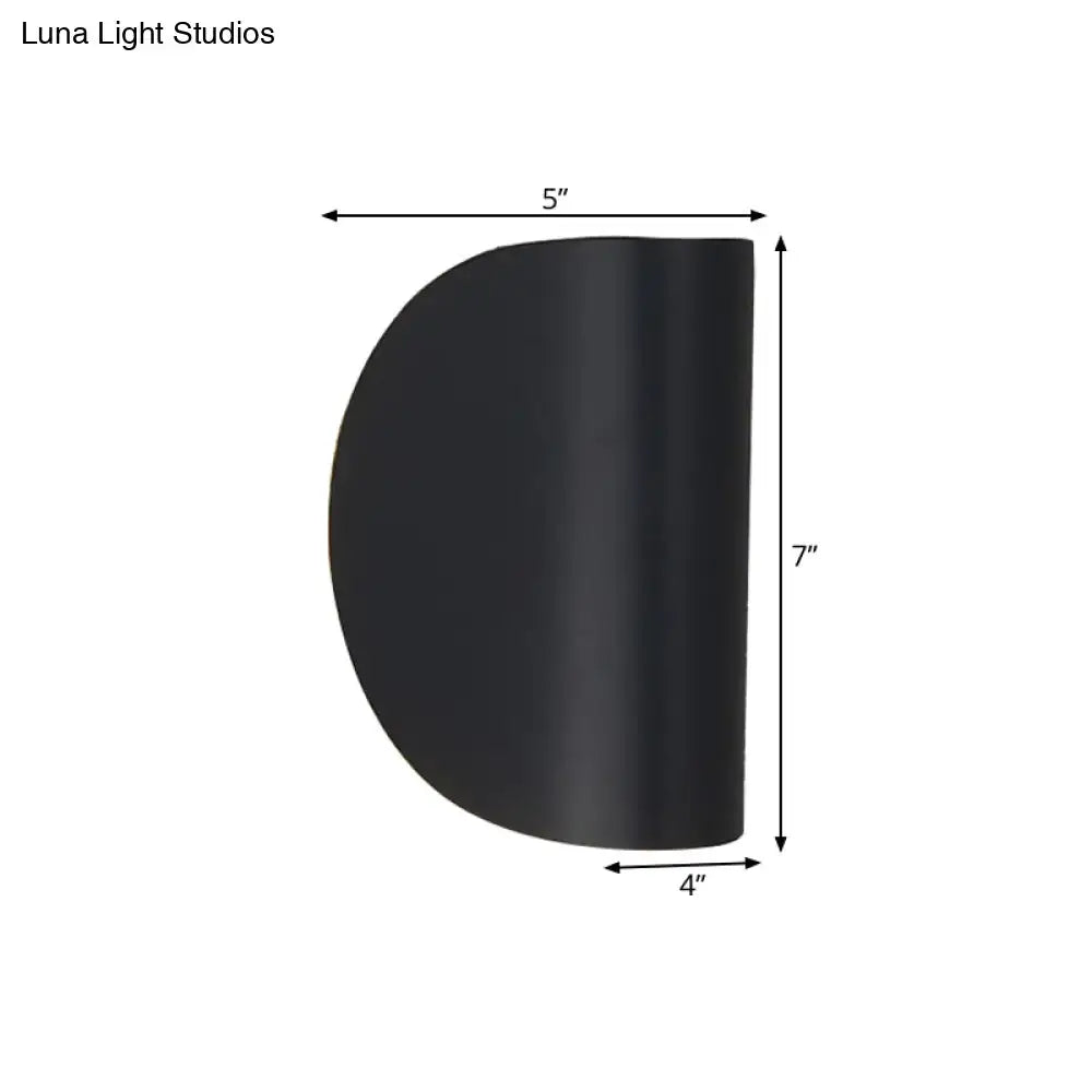 Modern curved gold wall sconce light – bedroom ambient lighting