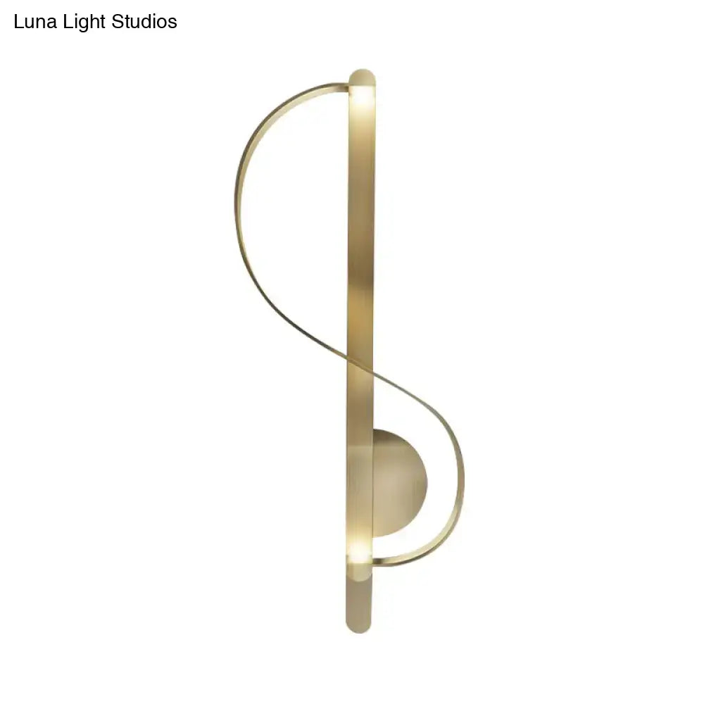 Modern gold s-shape wall lighting fixture for living room corner