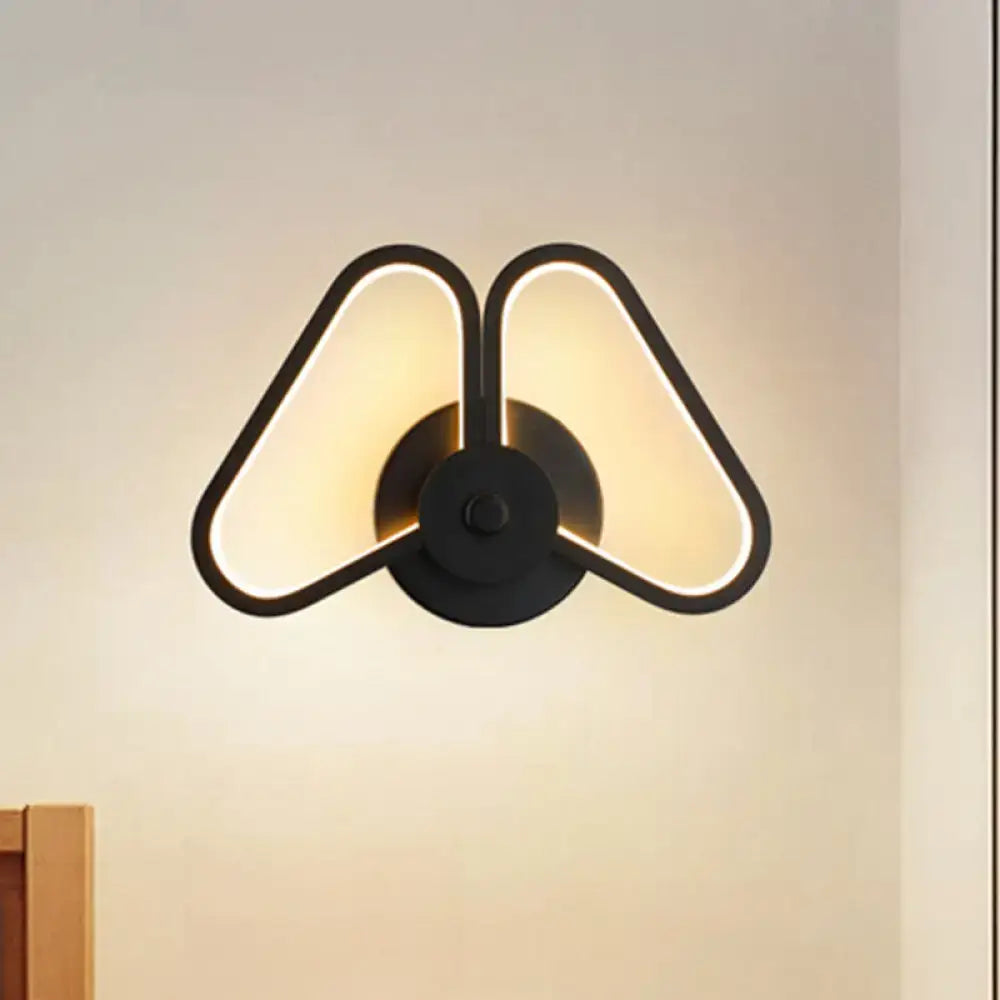 Modern white & black led triangle wall sconce – living room light