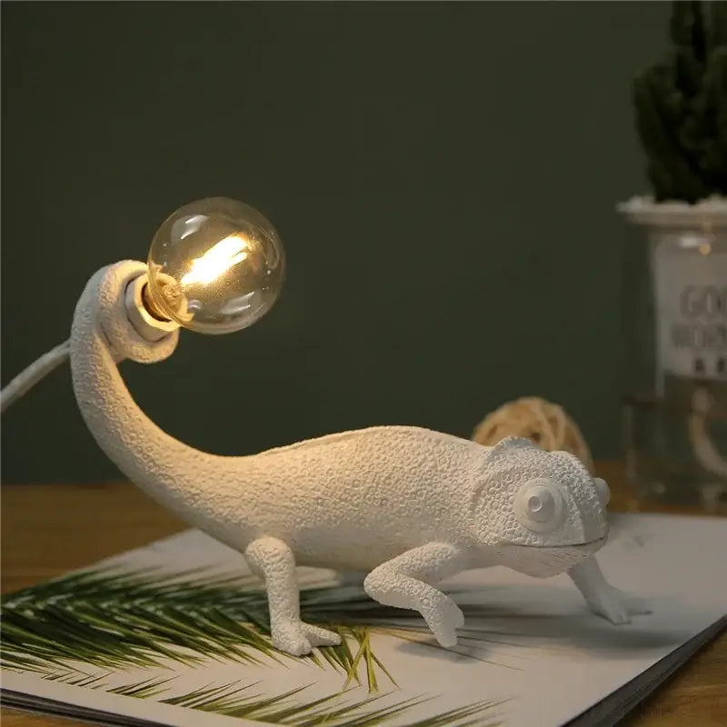 Modern white resin chameleon led table lamp for bedroom reading