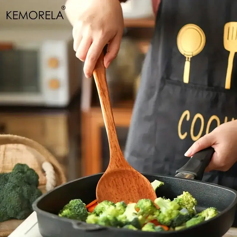 Natural polished 4-piece wooden kitchen utensil set